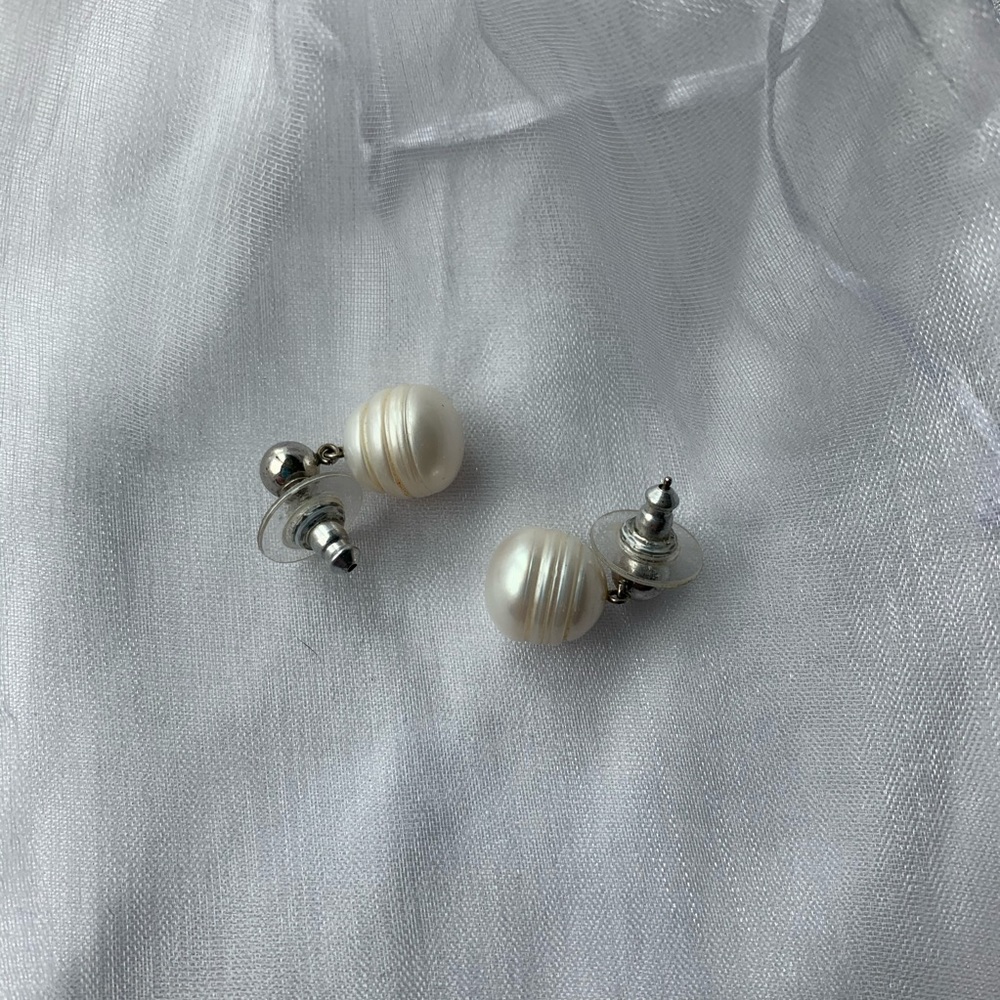 Honora pearl earrings.